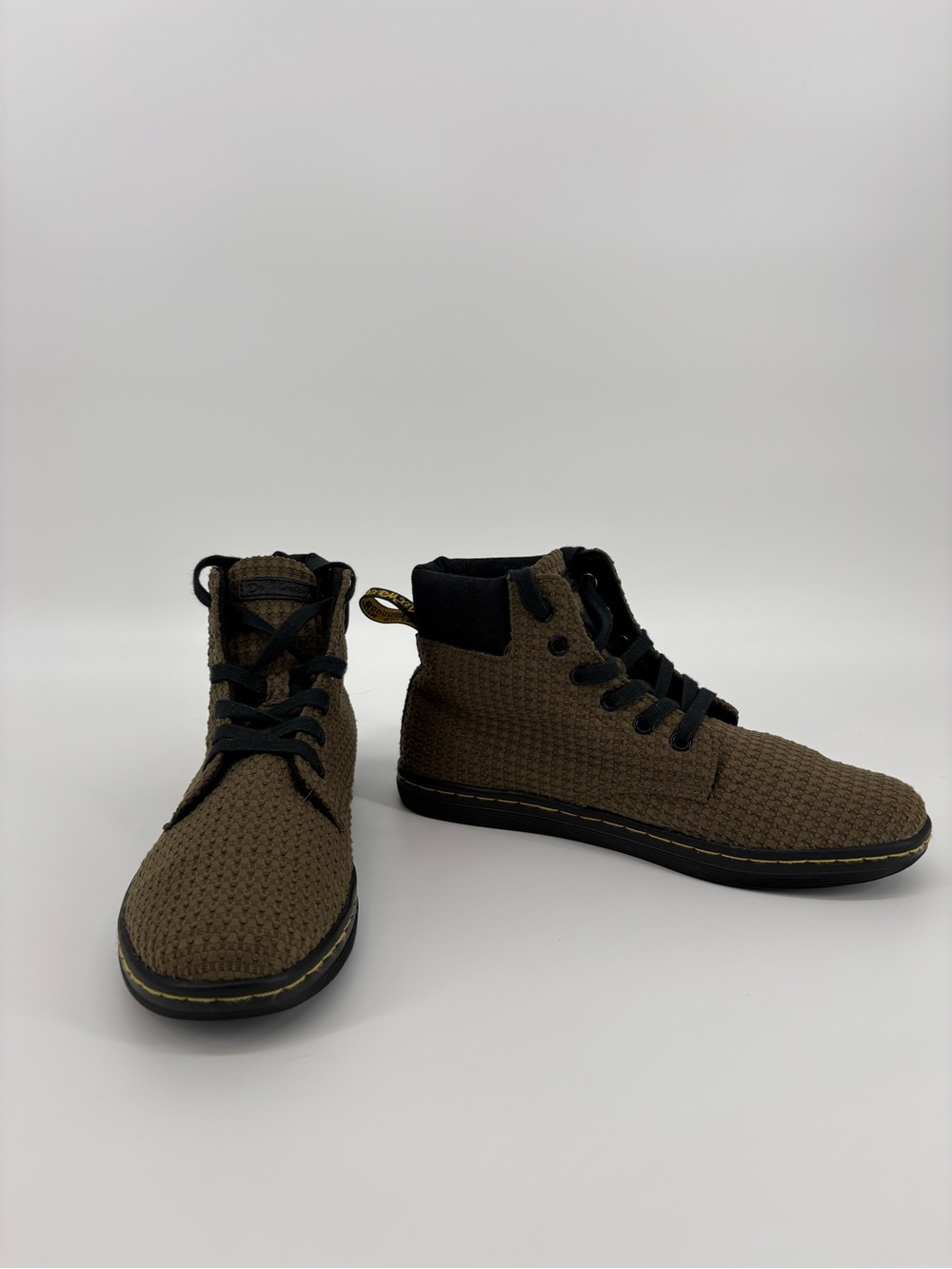 Dr Martens Maelly WC Boots Olive Green Waffle Knit Ankle Sneaker Women Size 8